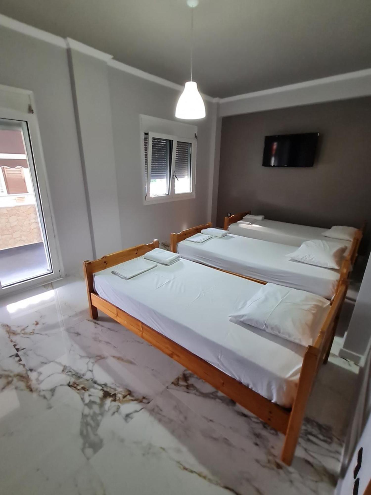 ניאה פלאגיה Dimitris Apartments מראה חיצוני תמונה