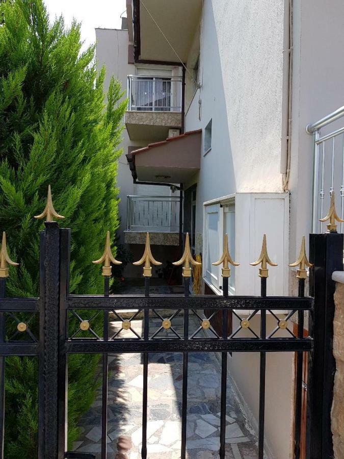 ניאה פלאגיה Dimitris Apartments מראה חיצוני תמונה